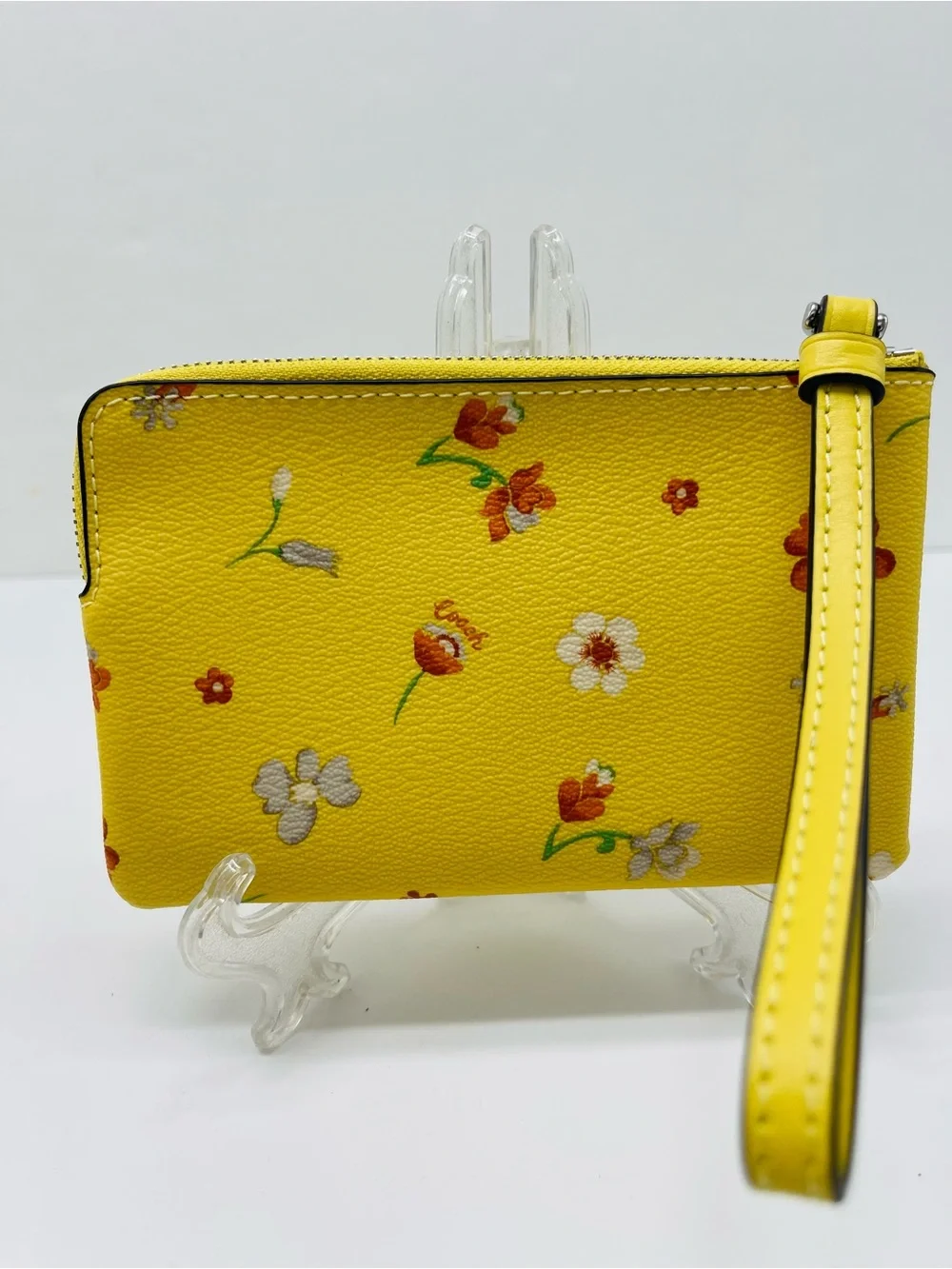 Coach Corner Zip Wristlet With Mystical Floral Print C8701
NWT - Picture 5 of 16